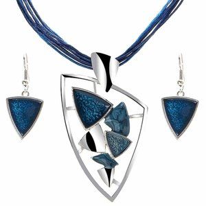 Triangle Pendant Set
